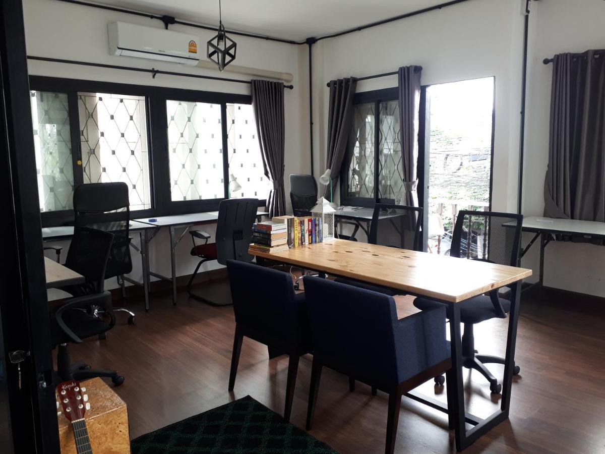 Sleep With You - Hatch Co-Living And Co-Working Space Chiang Mai Eksteriør billede